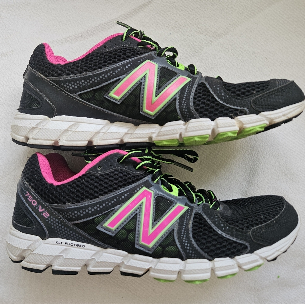 New Balance Women's Black Pink Neon Green Athletic Running Shoes